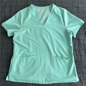 FIGS 3 pocket CASMA scrub top in FRESH AQUA